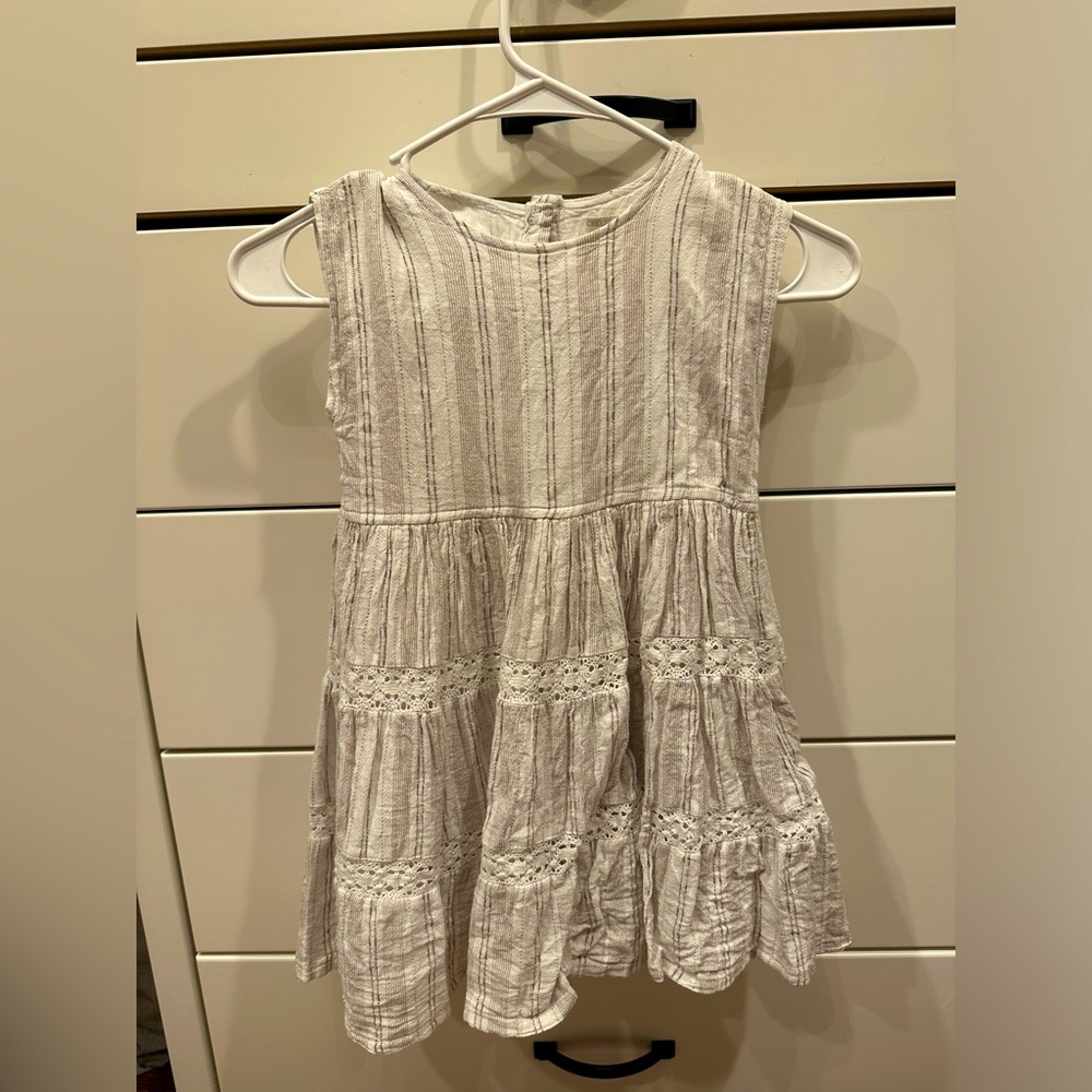 Chelsea & Violet Girls dress size 6x. Taupe and white cotton and linen blend.